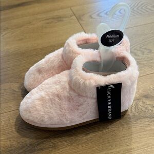 Lucky Brand Kids Pink Fuzzy Boot Slippers